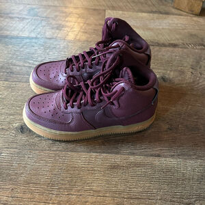 Women's Nike Air Force 1 High Top Burgundy Size 6 Sneakers
